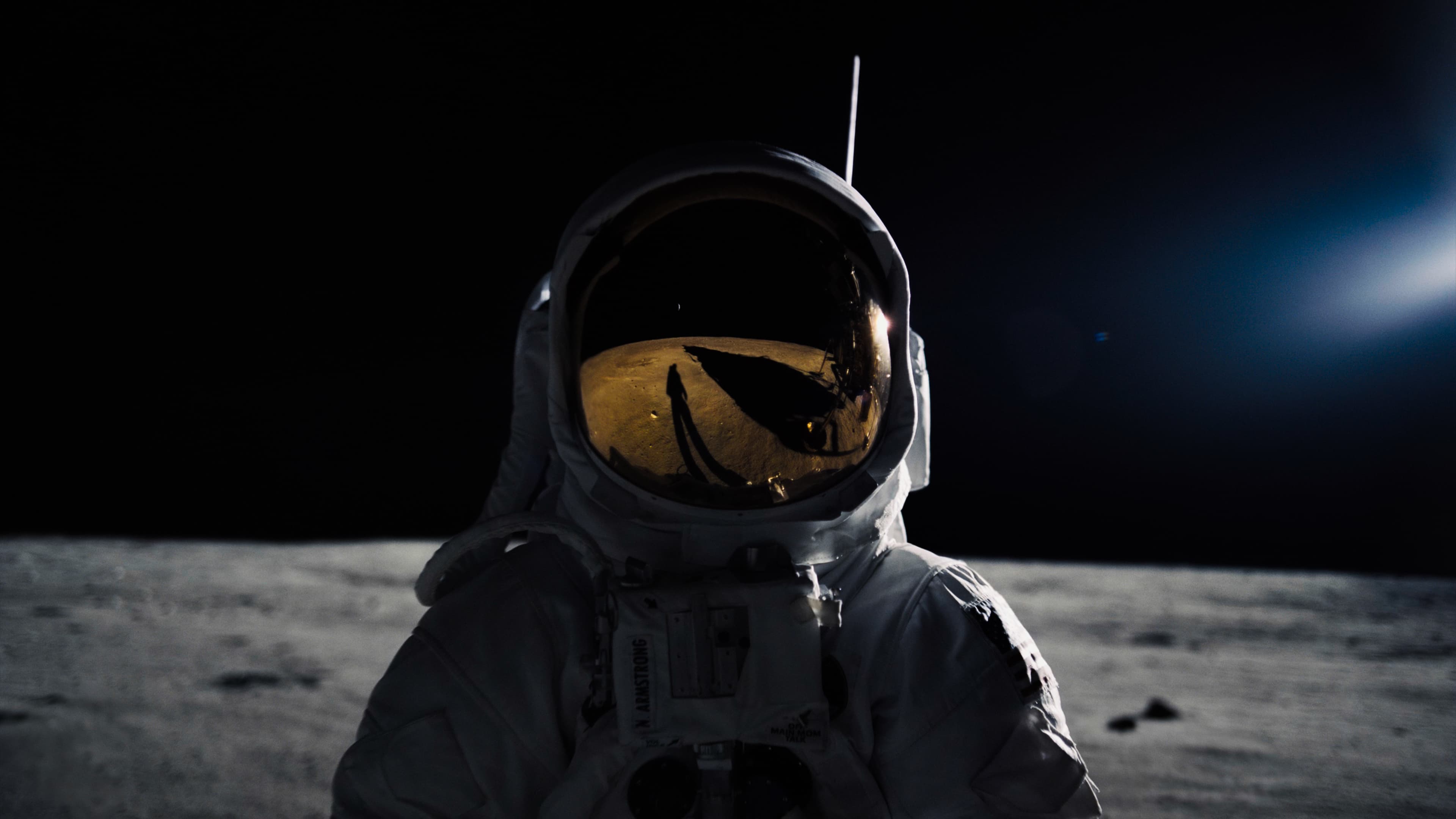 First Man - VFX still (helmet reflection on the moon)